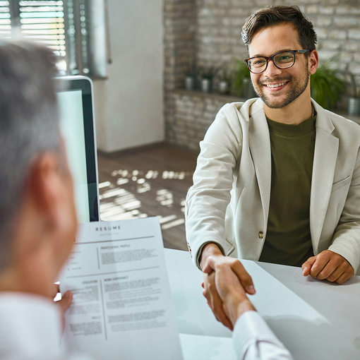 Mit der Blindbewerbung zur richtigen Zeit am richtigen Ort: Wie du ohne Stellenausschreibung punktest